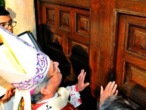 apertura porta misericordia cattedrale 2015