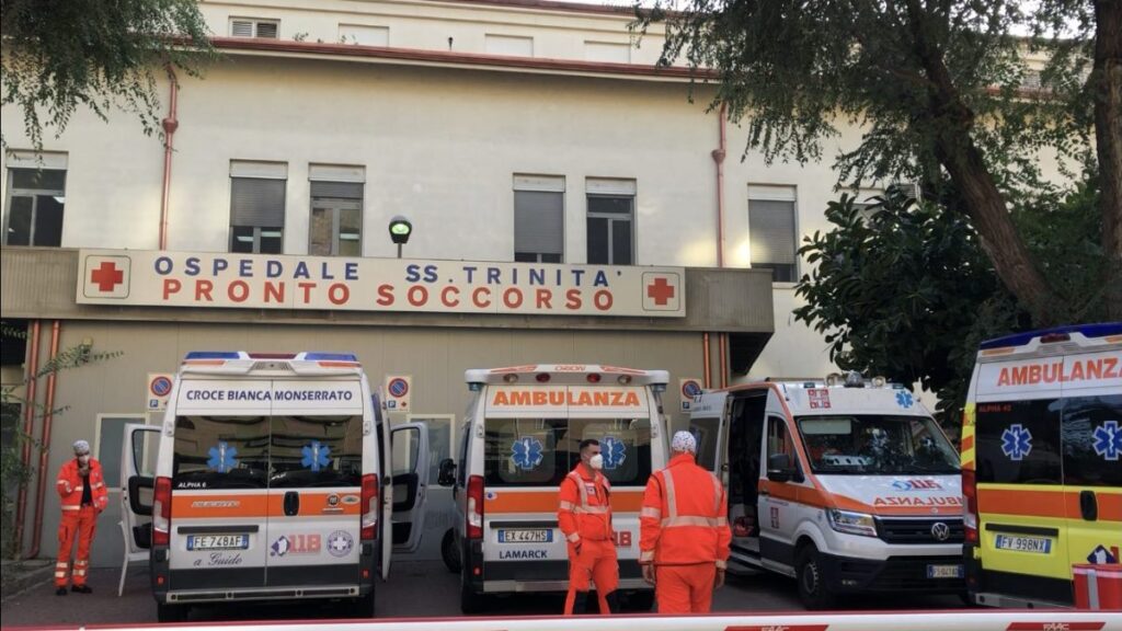 ambulanze-ospedale-ss-trinita
