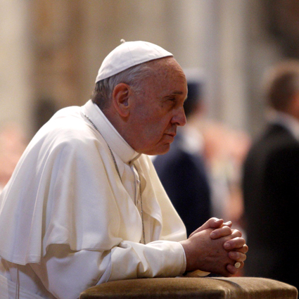 Papa Francesco in San Pietro prega davanti a spoglie Giovanni XXIII
