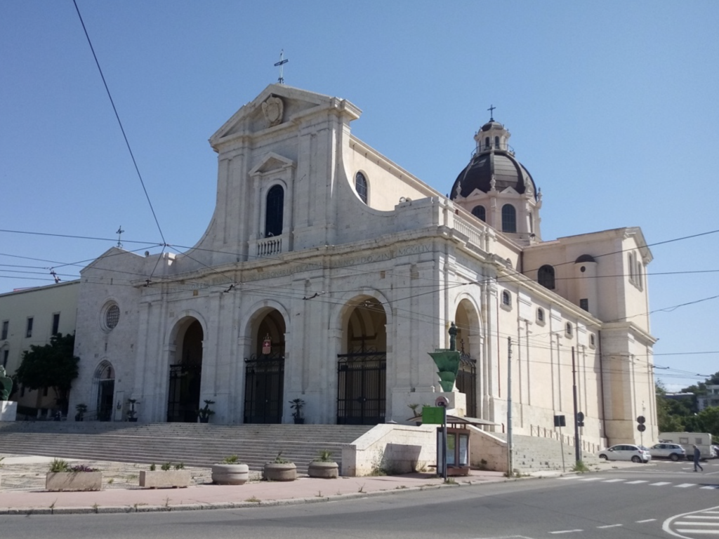 Quel Santuario sul colle che accoglie il mare e custodisce la storia della Sardegna